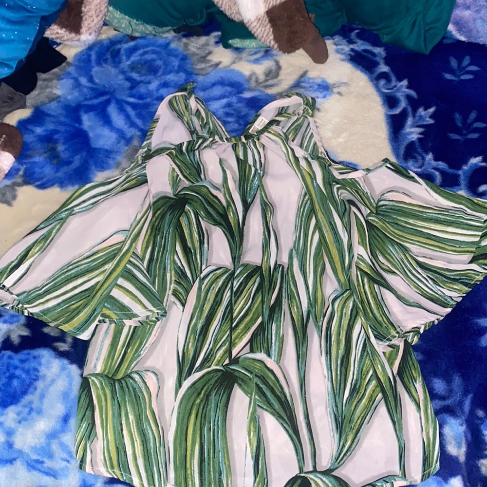 Green & White Blouse! Off the Shoulder Look! Thin Straps on Neck!
